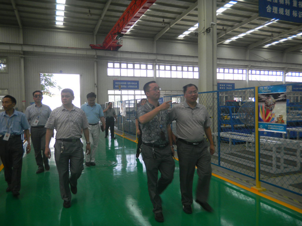 縣經(jīng)信局、街辦相關(guān)領(lǐng)導(dǎo)突擊檢查公司安全生產(chǎn)工作