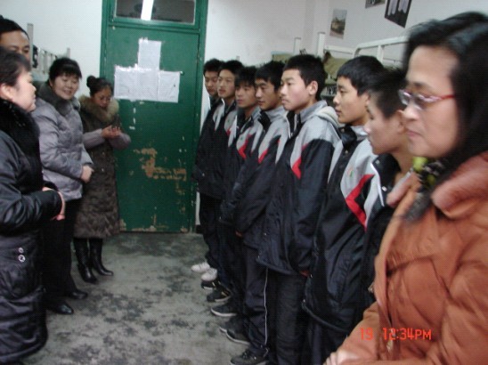 雨雪無情人有情，川開濃情暖天下——記川開集團黨委、團委慰問災(zāi)區(qū)學(xué)子